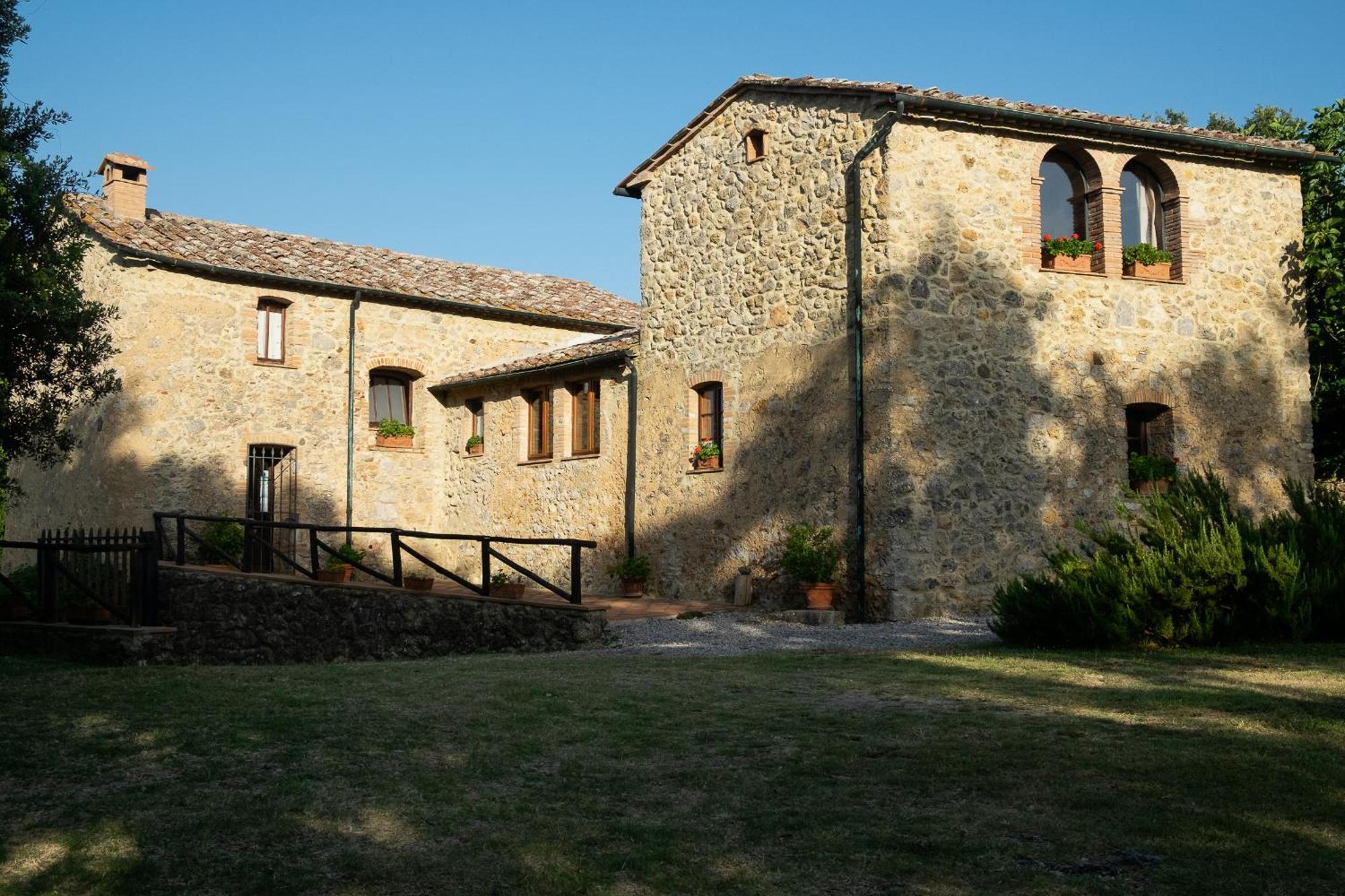 Agriturismo Colli Di Travale 몬티에리 외부 사진
